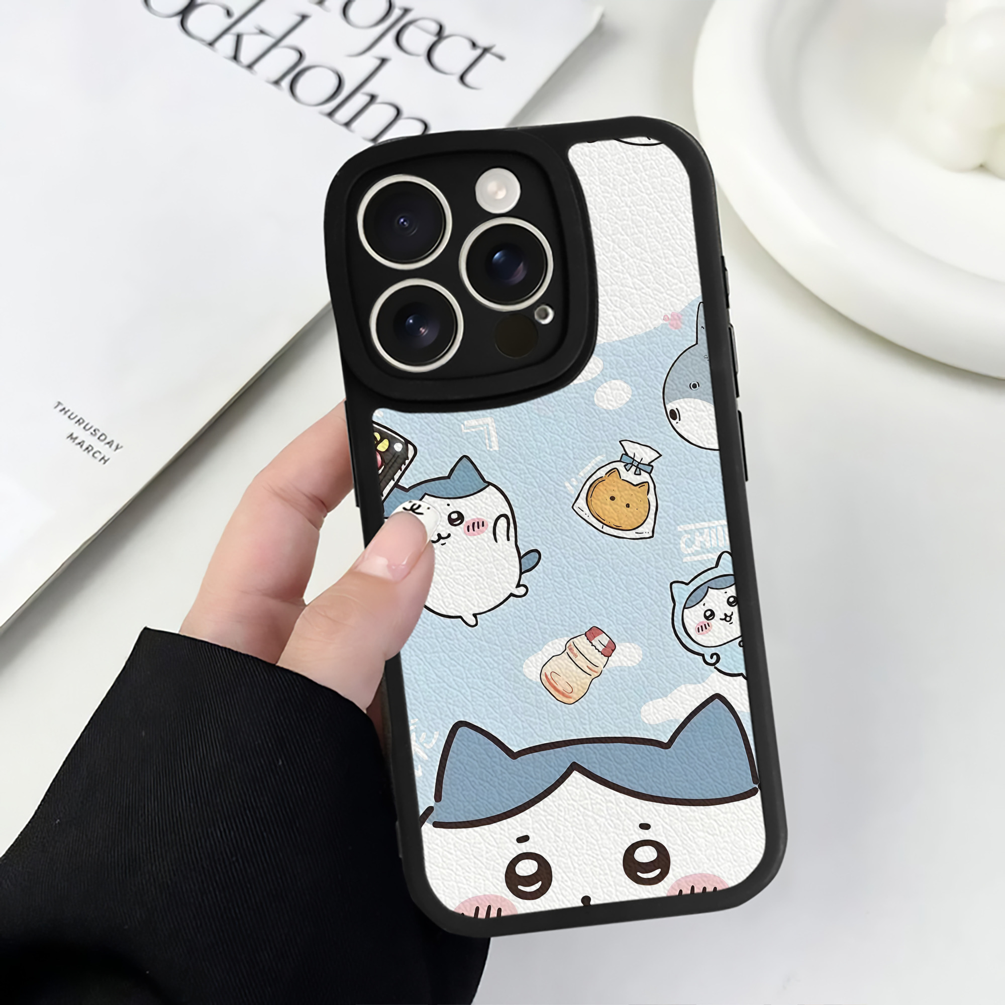 （画像用） ちいかわ Chii-kawa 【iPhone 16シリーズ対応】シリコンスマホケース（レザー調） 材質：シリコン